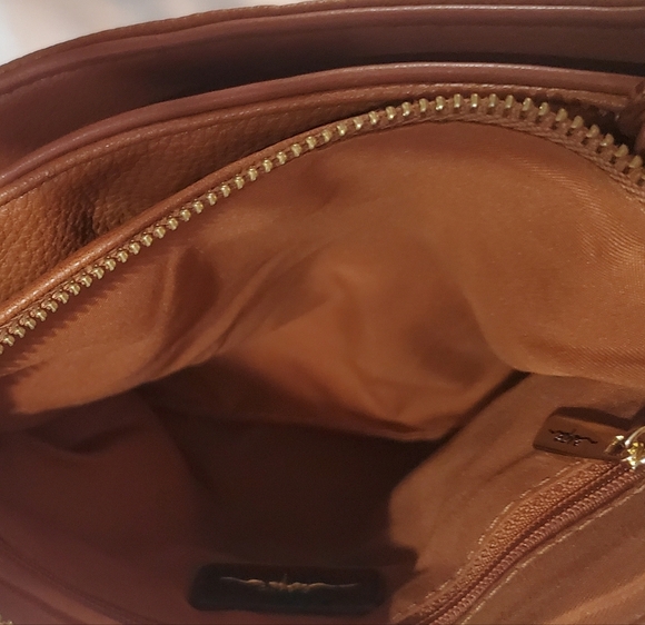 Espe Vegan Brown Faux Leather Crossbody Bag. Two Zipper Pockets, Button Middle. - Picture 4 of 6